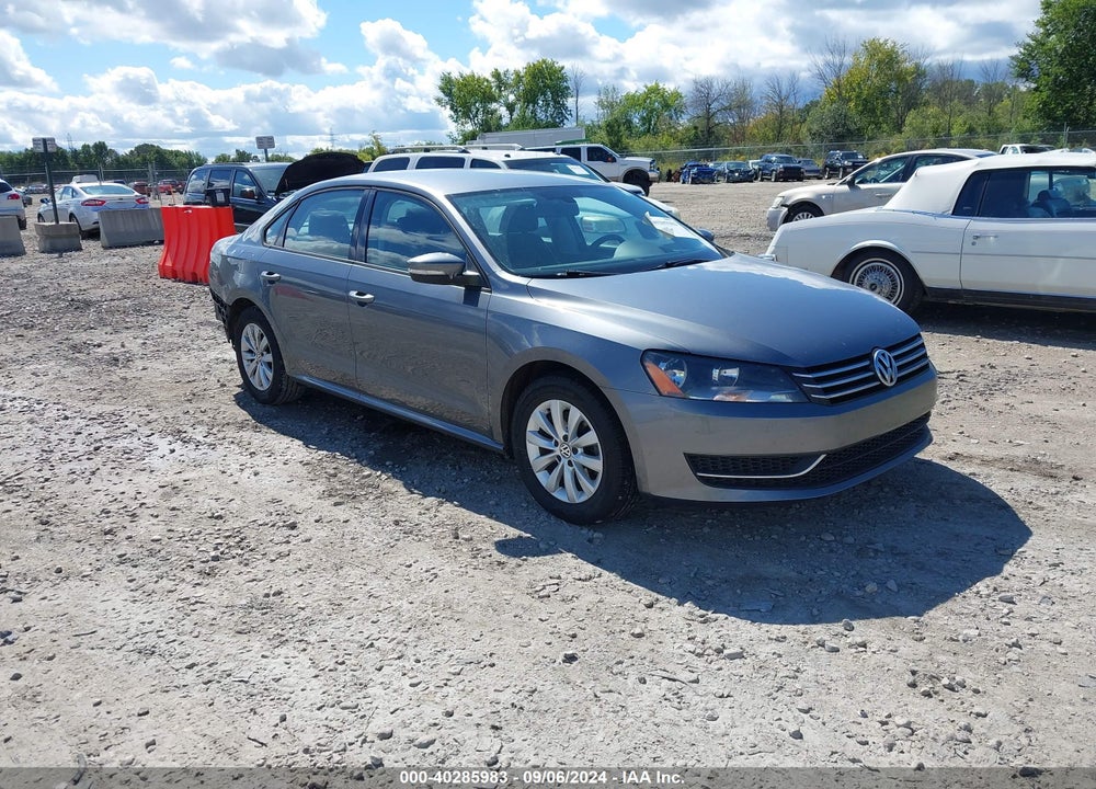 2013 VOLKSWAGEN PASSAT 2.5L S VIN: 1VWAH7A38DC072449