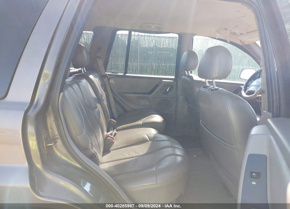 2000 JEEP GRAND CHEROKEE LAREDO VIN: 1J4G248S5YC126431