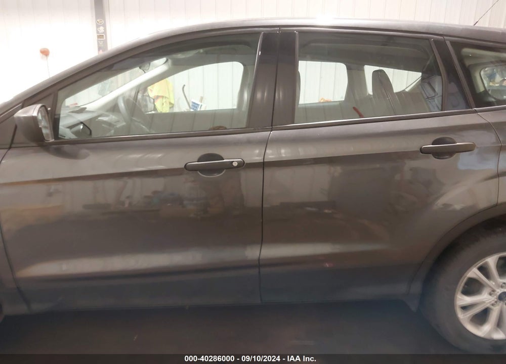 2017 FORD ESCAPE S VIN: 1FMCU0F78HUE48038