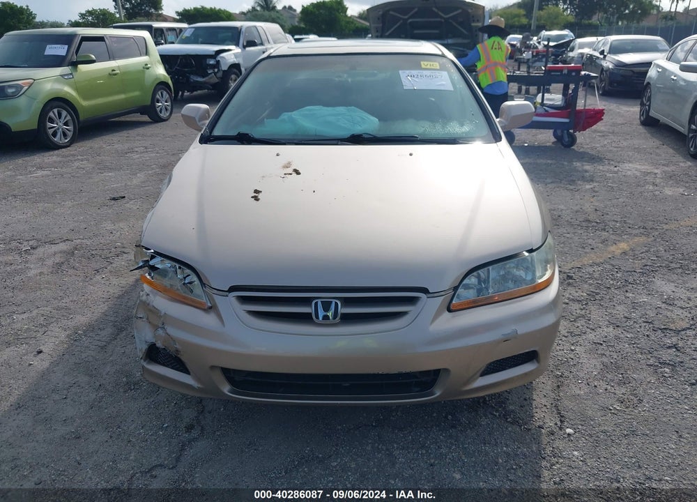2002 HONDA ACCORD 3.0 EX VIN: 1HGCG22572A003599