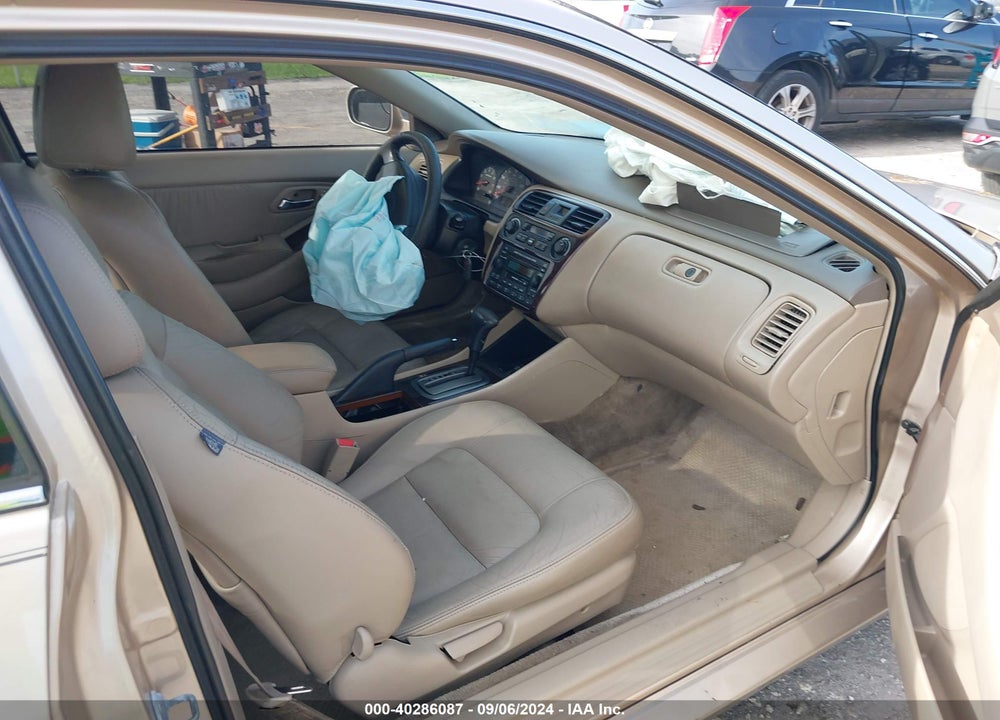 2002 HONDA ACCORD 3.0 EX VIN: 1HGCG22572A003599