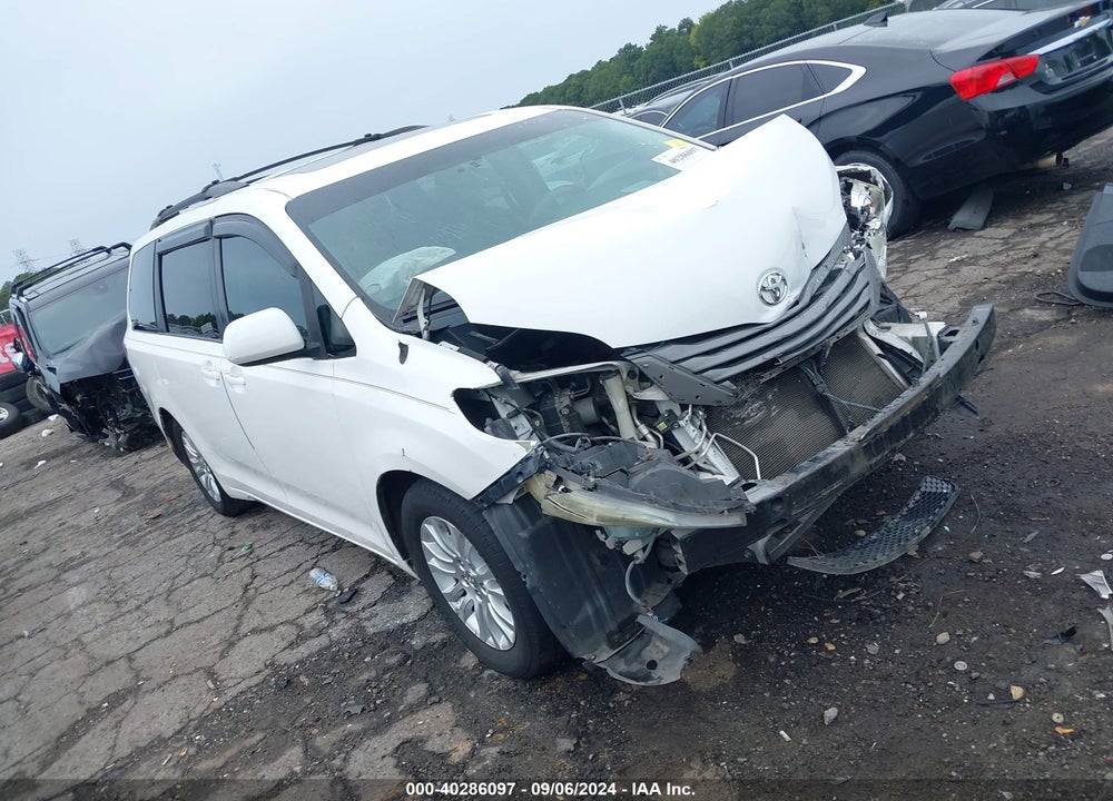 2012 TOYOTA SIENNA XLE V6 8 PASSENGER VIN: 5TDYK3DC4CS191457