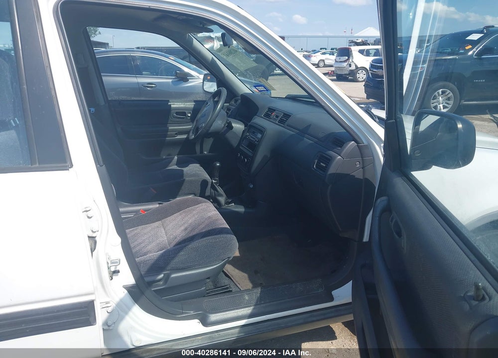 1999 HONDA CR-V LX VIN: JHLRD1740XC035854