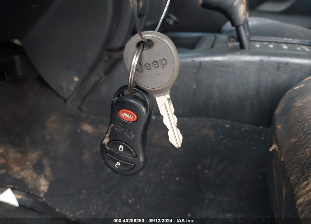 2004 JEEP GRAND CHEROKEE LAREDO VIN: 1J4GW48S74C395125