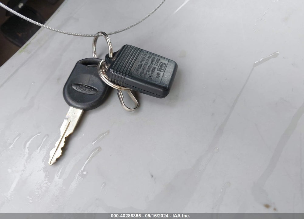 2010 FORD FOCUS SE VIN: 1FAHP3FNXAW151466