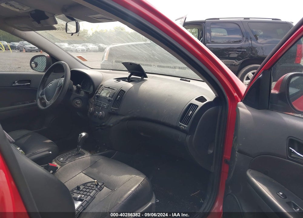 2011 HYUNDAI ELANTRA TOURING SE VIN: KMHDC8AE6BU093289