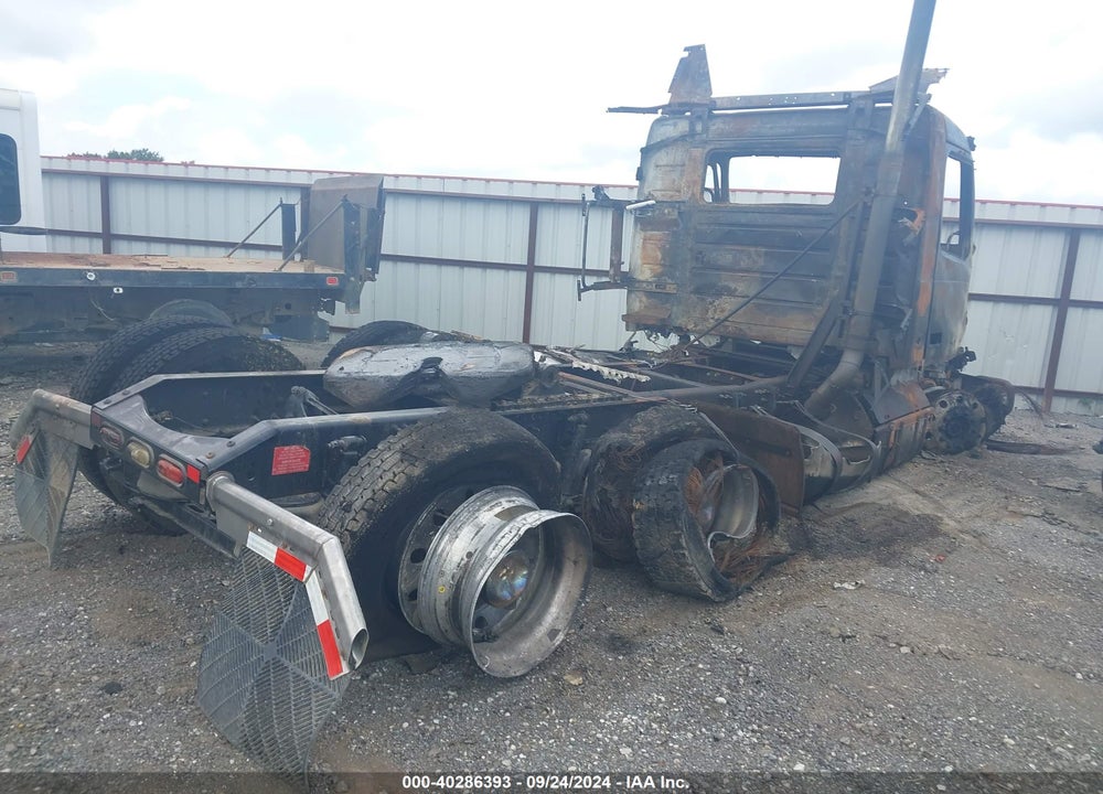 2019 VOLVO VNR VIN: 4V4WC9EH4KN233328