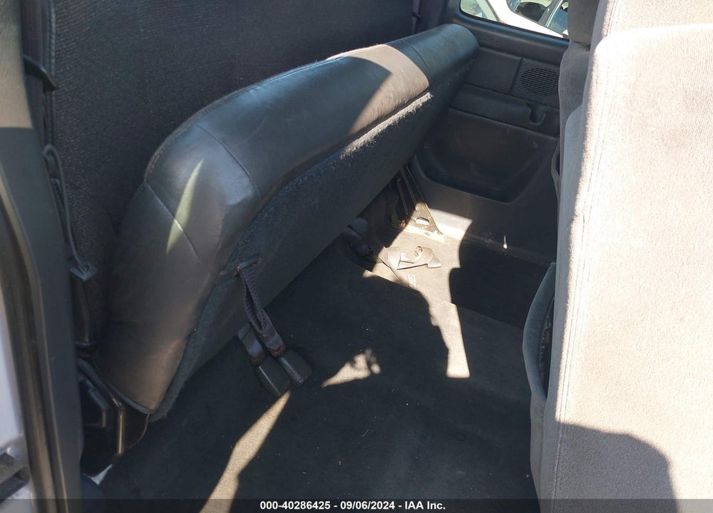 1999 CHEVROLET SILVERADO 1500 VIN: 1GCEC19W3XZ133061