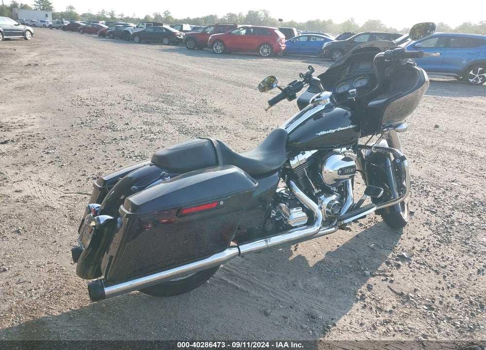 2015 HARLEY-DAVIDSON FLTRX ROAD GLIDE VIN: 1HD1KHM14FB605828