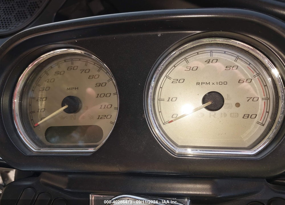 2015 HARLEY-DAVIDSON FLTRX ROAD GLIDE VIN: 1HD1KHM14FB605828
