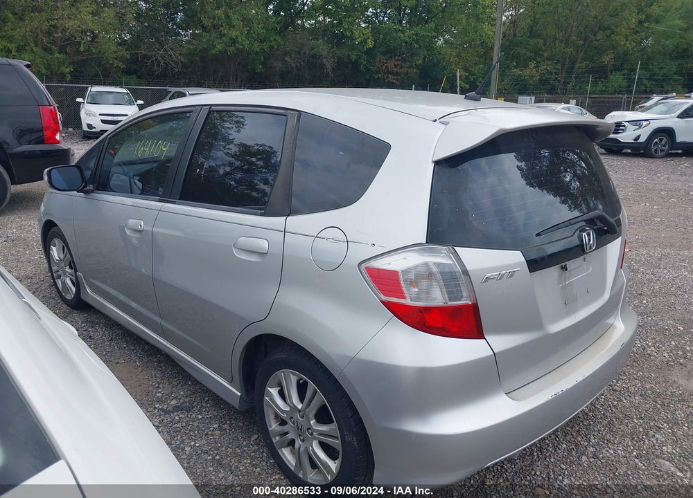 2011 HONDA FIT SPORT VIN: JHMGE8H57BC001368