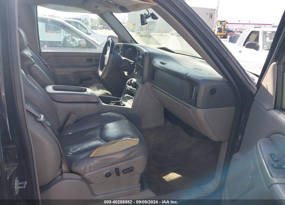 2005 CHEVROLET SUBURBAN 1500 LT VIN: 1GNFK16Z45J151092