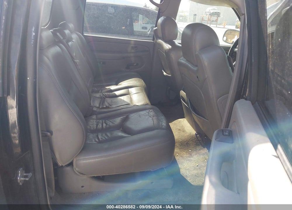 2005 CHEVROLET SUBURBAN 1500 LT VIN: 1GNFK16Z45J151092