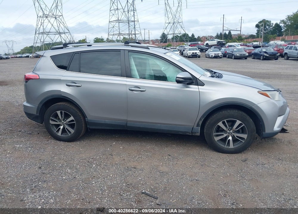 2017 TOYOTA RAV4 XLE VIN: 2T3RFREV3HW542263