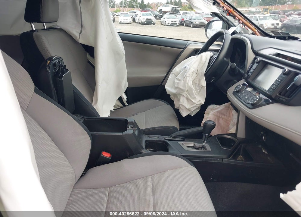 2017 TOYOTA RAV4 XLE VIN: 2T3RFREV3HW542263