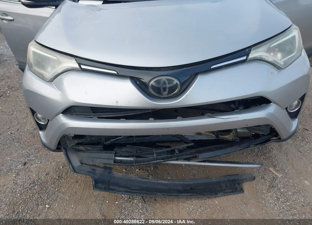 2017 TOYOTA RAV4 XLE VIN: 2T3RFREV3HW542263