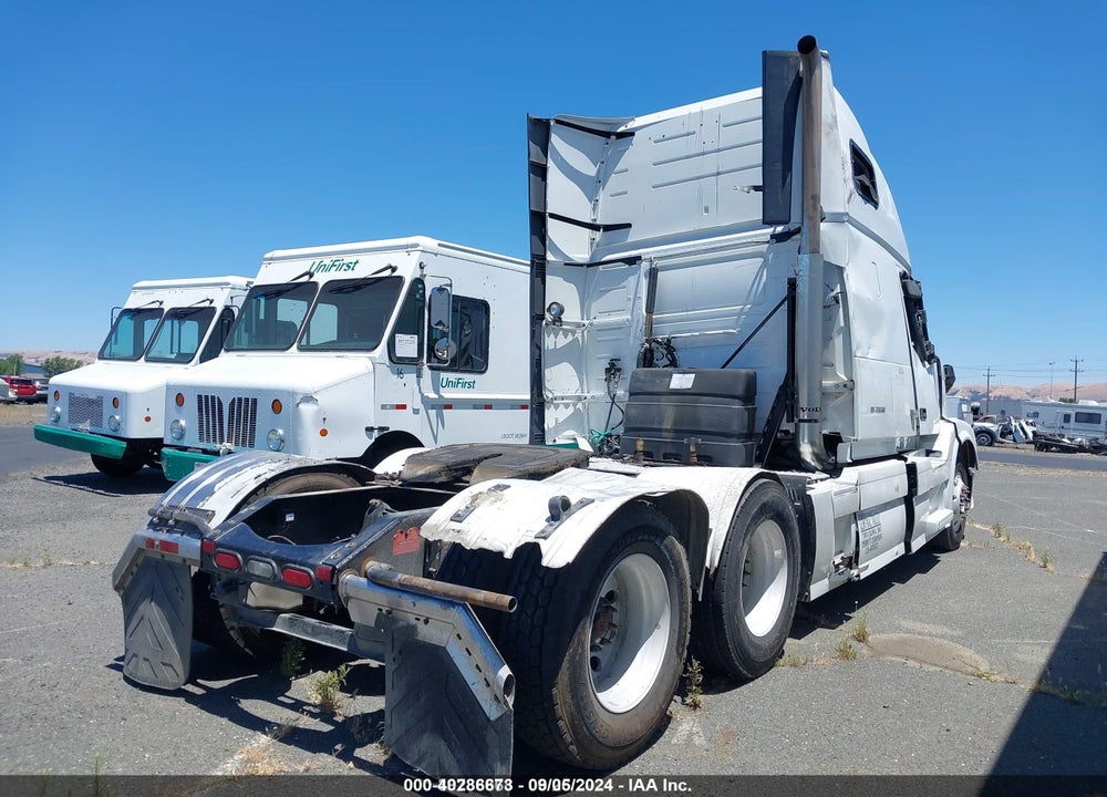 2014 VOLVO VN VNL VIN: 4V4NC9EJ8EN161648