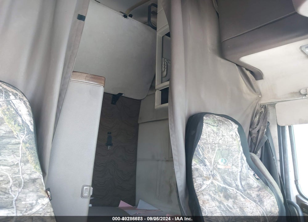 2014 VOLVO VN VNL VIN: 4V4NC9EJ8EN161648