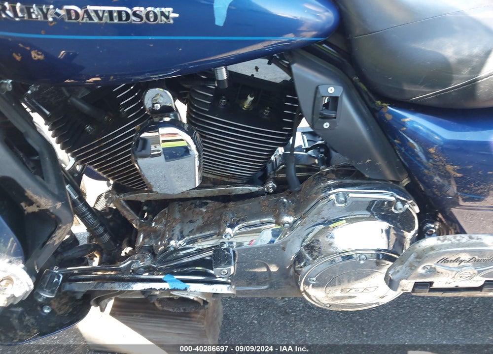 2015 HARLEY-DAVIDSON FLHTK ULTRA LIMITED VIN: 1HD1KEL18FB641313