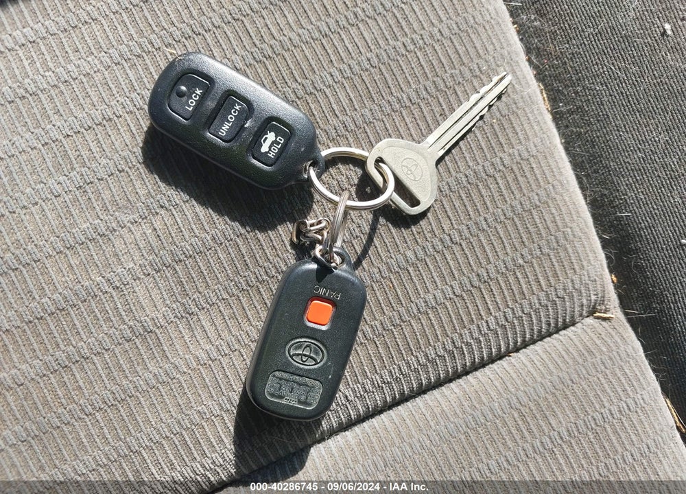 2005 TOYOTA CAMRY LE VIN: 4T1BE30K55U631240