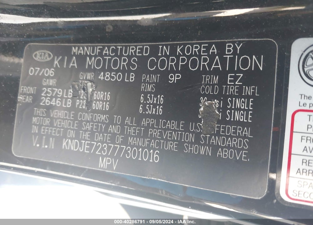 2007 KIA SPORTAGE VIN: KNDJE723777301016