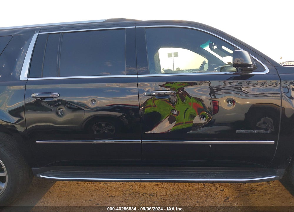 2020 GMC YUKON XL 4WD DENALI VIN: 1GKS2HKJ5LR196254