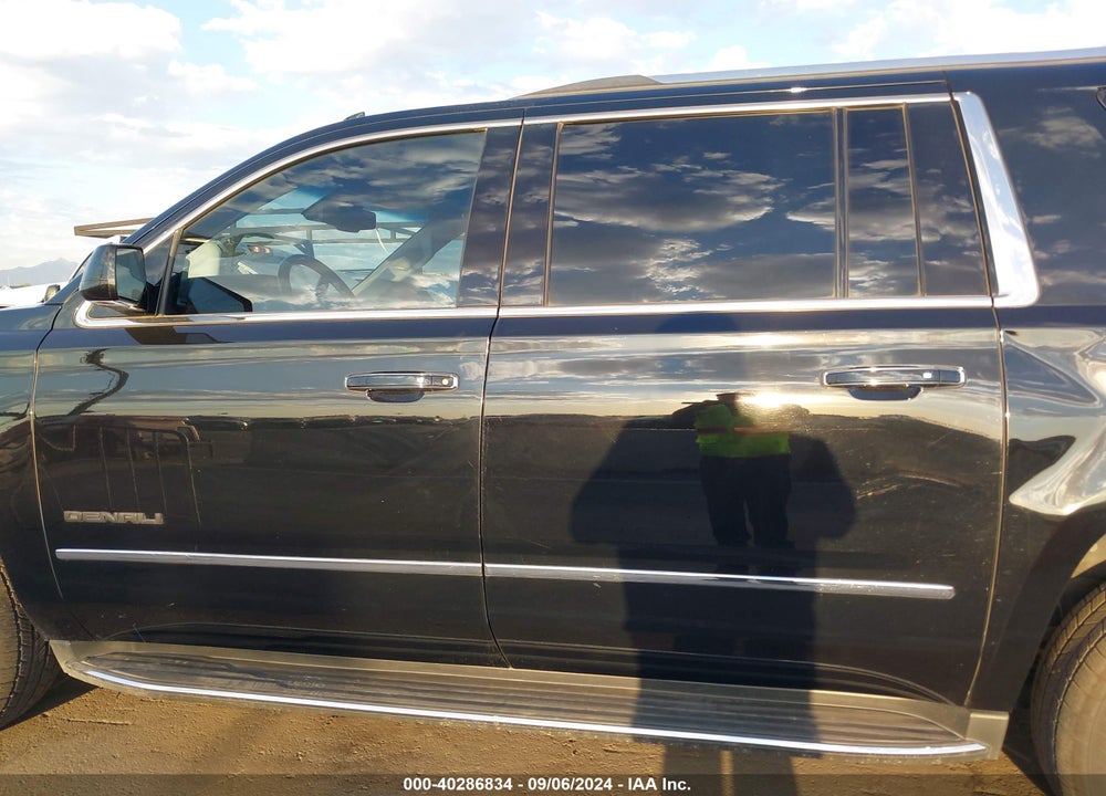 2020 GMC YUKON XL 4WD DENALI VIN: 1GKS2HKJ5LR196254
