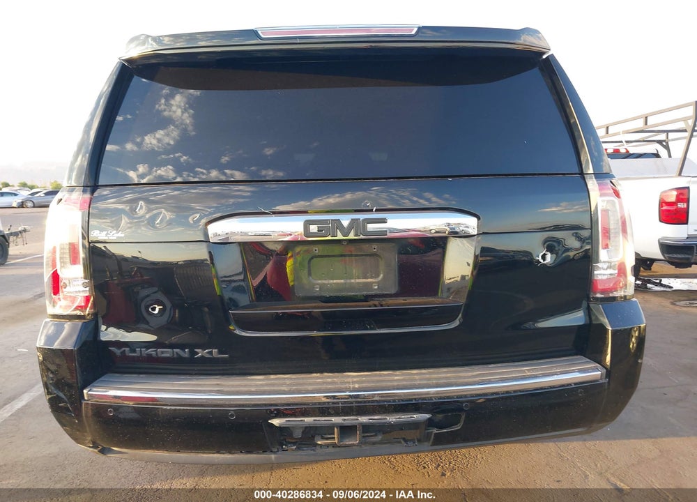 2020 GMC YUKON XL 4WD DENALI VIN: 1GKS2HKJ5LR196254
