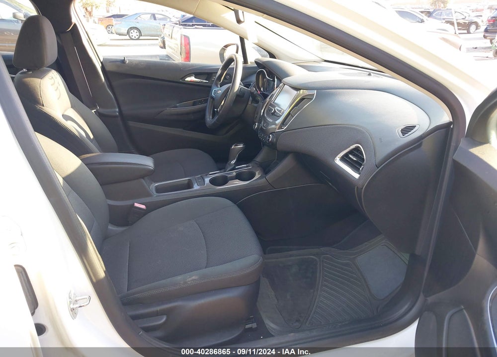 2017 CHEVROLET CRUZE LT AUTO VIN: 3G1BE6SM1HS586606