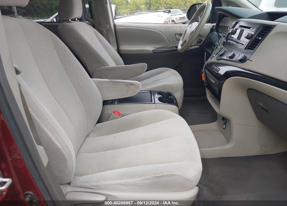 2011 TOYOTA SIENNA LE V6 VIN: 5TDKK3DC4BS066432