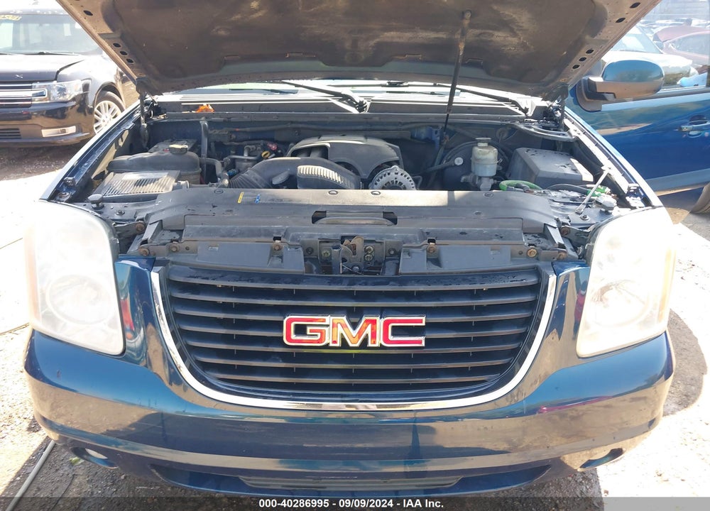2007 GMC YUKON SLE VIN: 1GKFK13057R398855