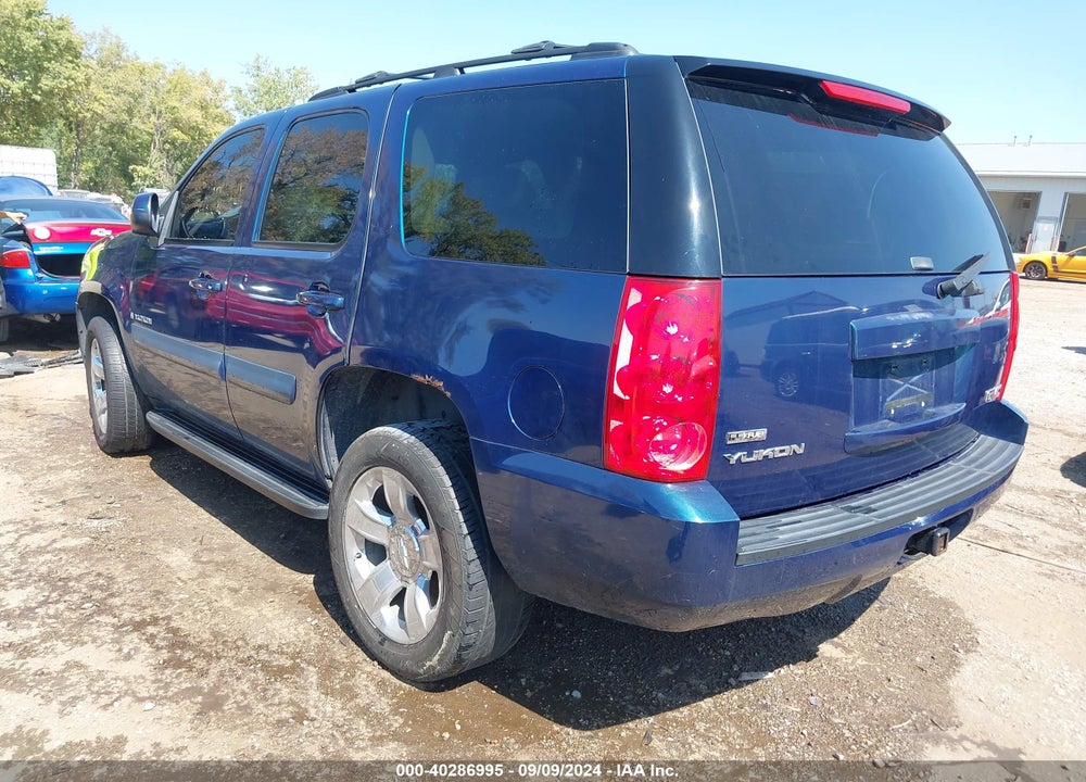 2007 GMC YUKON SLE VIN: 1GKFK13057R398855