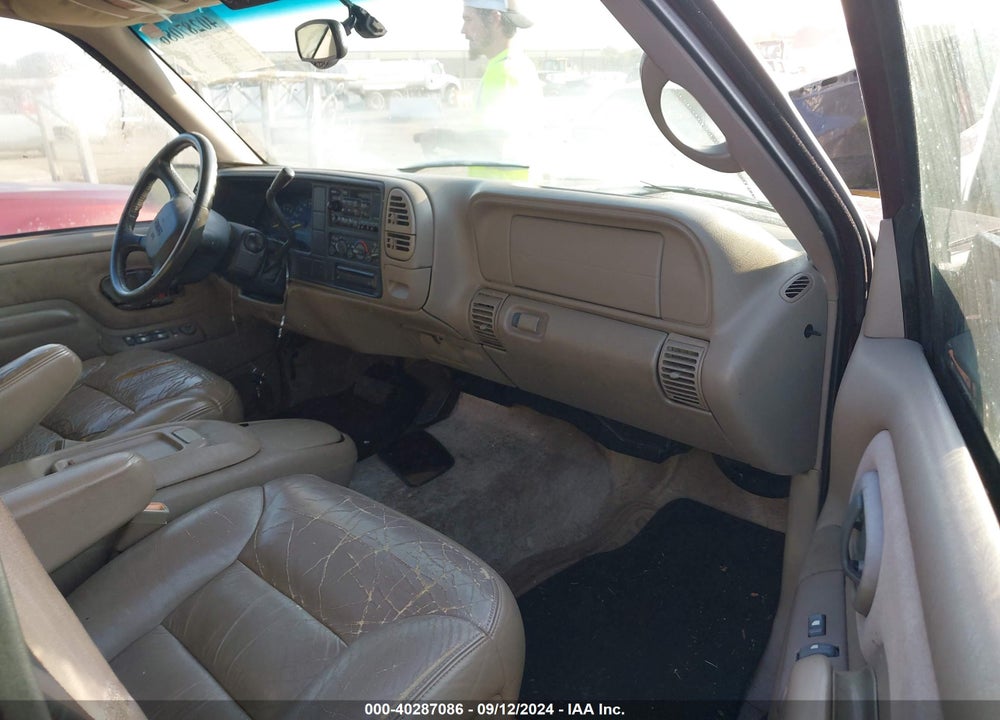 1999 GMC SUBURBAN 1500 SL VIN: 3GKEC16R3XG538176
