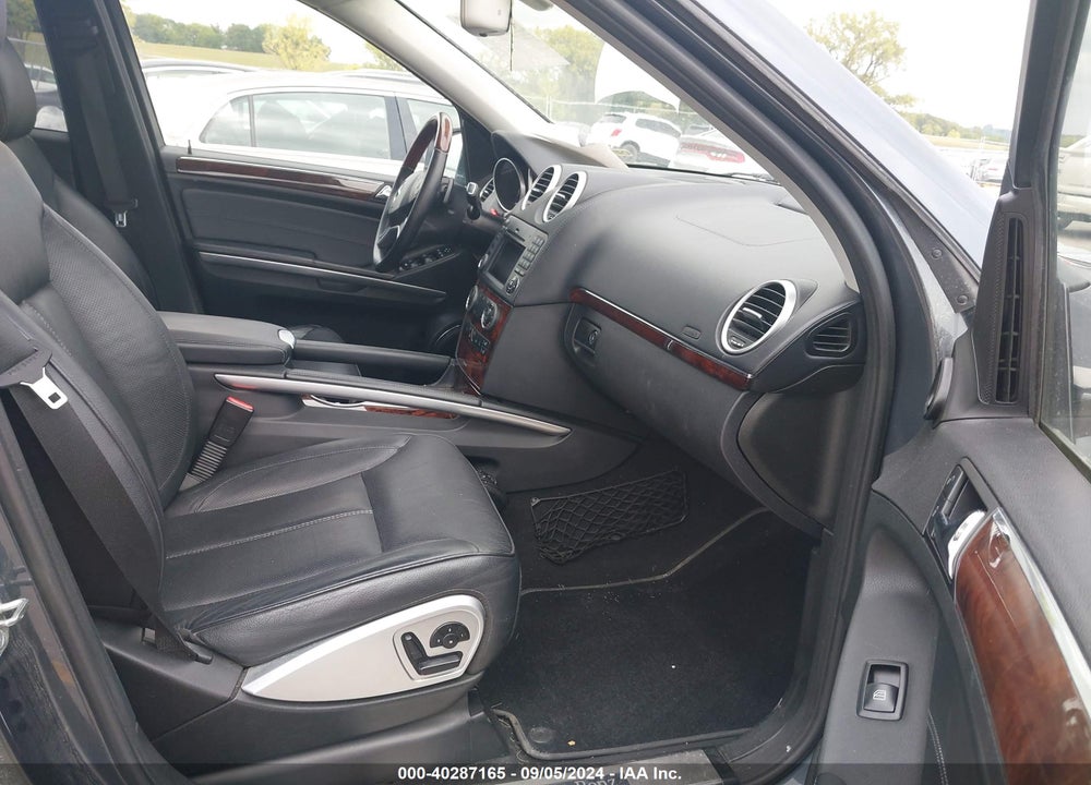 2011 MERCEDES-BENZ GL 550 4MATIC VIN: 4JGBF8GE3BA728556
