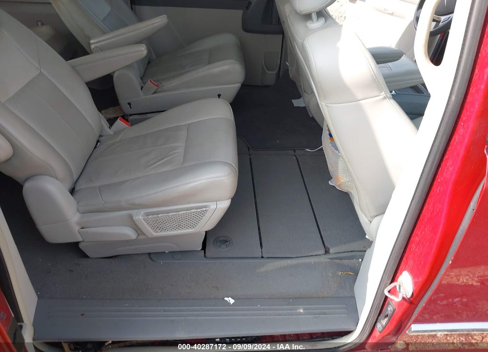 2010 CHRYSLER TOWN & COUNTRY LIMITED VIN: 2A4RR6DX1AR186219