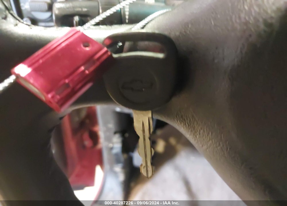 2001 CHEVROLET SILVERADO 1500 LS VIN: 1GCEC14VX1Z130065