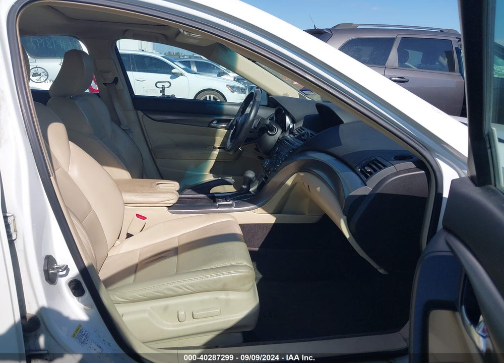 2013 ACURA TL 3.5 VIN: 19UUA8F55DA003784