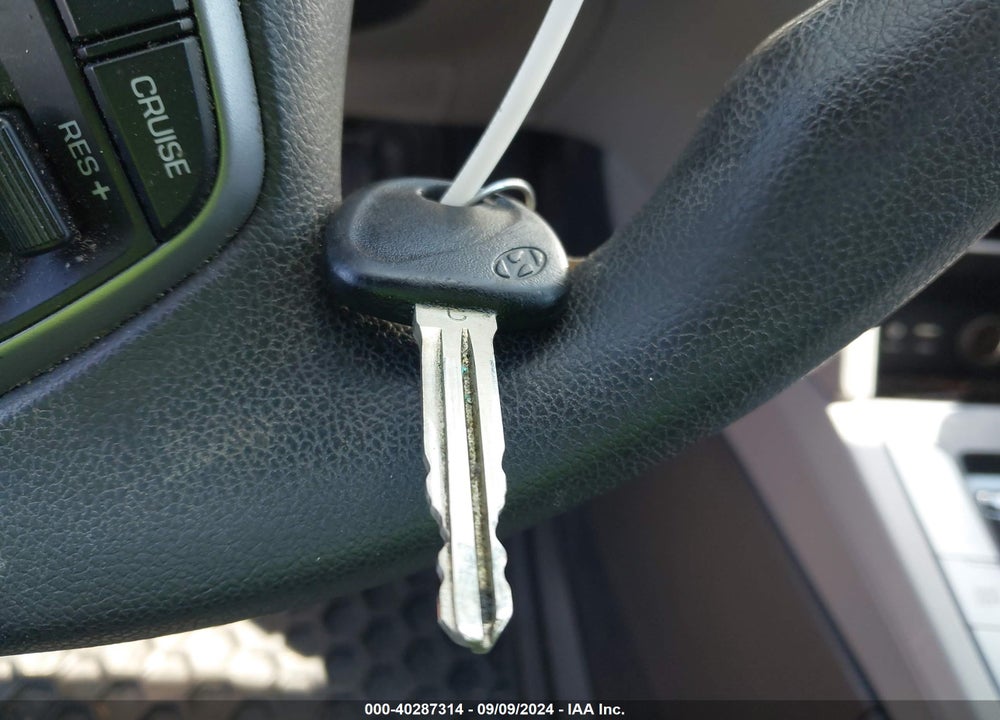 2017 HYUNDAI ELANTRA SE VIN: 5NPD84LF5HH086051