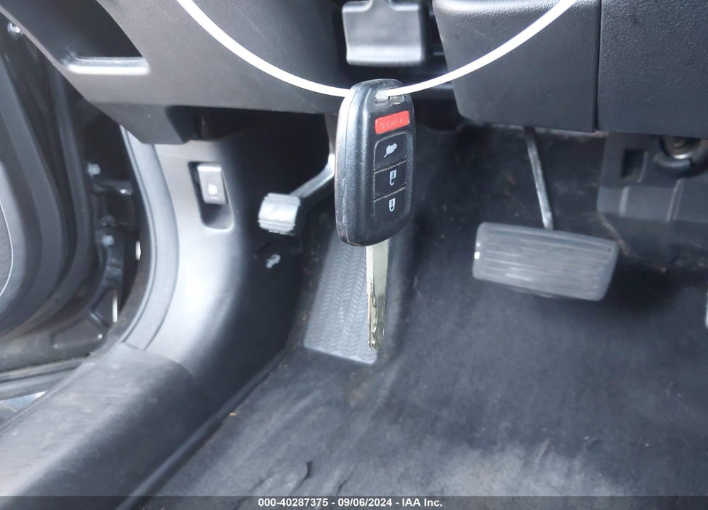 2016 HONDA CR-V LX VIN: 2HKRM3H38GH501324