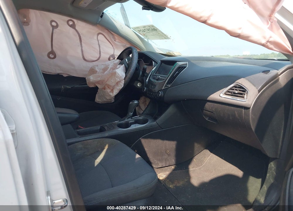 2019 CHEVROLET CRUZE VIN: 1G1BE5SM5K7107152
