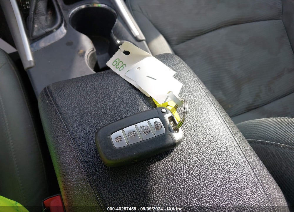 2011 HYUNDAI SONATA HYBRID VIN: KMHEC4A48BA001217
