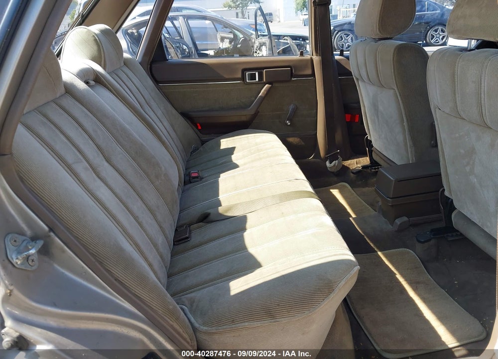 1986 TOYOTA CAMRY LE VIN: JT2SV16E7G0421090