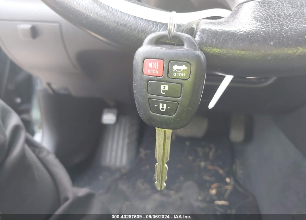 2012 TOYOTA CAMRY SE VIN: 4T1BF1FK8CU097673