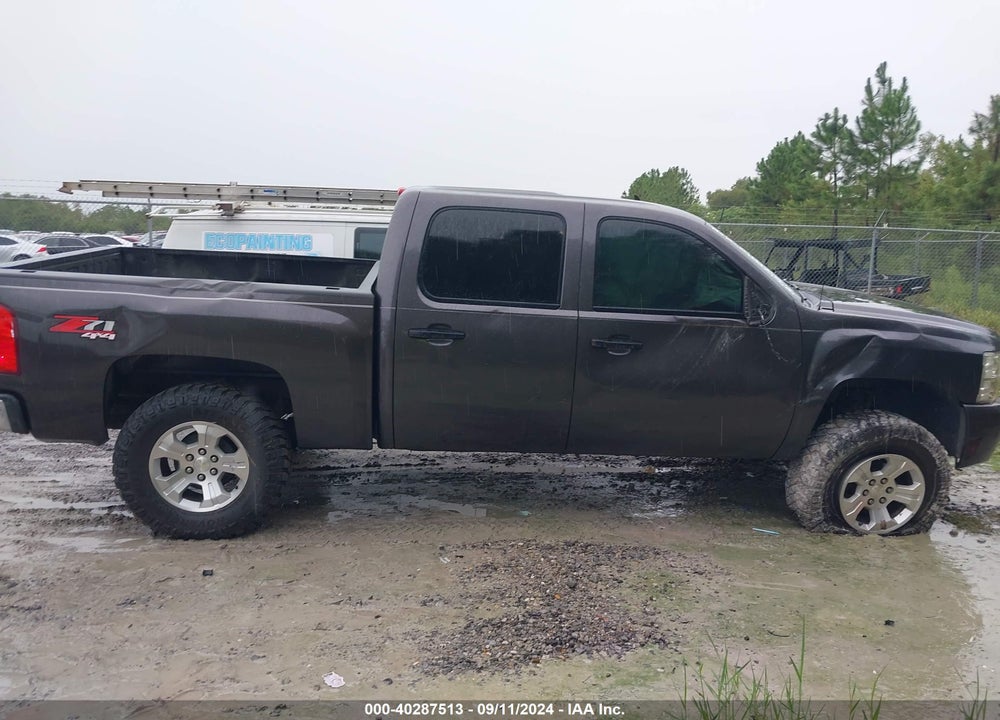 2011 CHEVROLET SILVERADO 1500 LT VIN: 3GCPKSE35BG298387