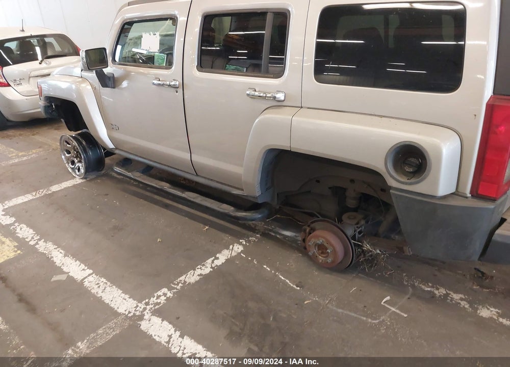 2007 HUMMER H3 SUV VIN: 5GTDN13E678219498