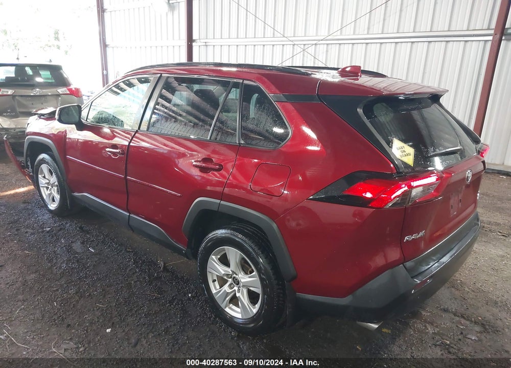 2021 TOYOTA RAV4 XLE VIN: 2T3P1RFV4MW198182