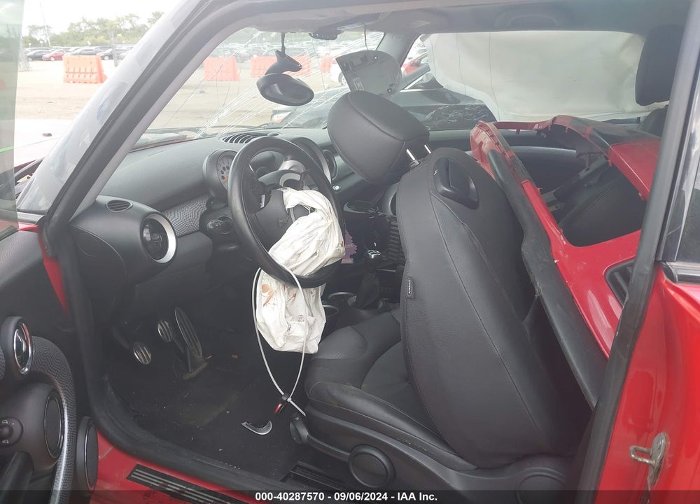 2010 MINI COOPER VIN: WMWMM3C5XATP76003