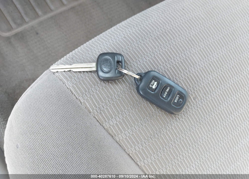 2005 TOYOTA CAMRY LE VIN: 4T1BE32K55U941434