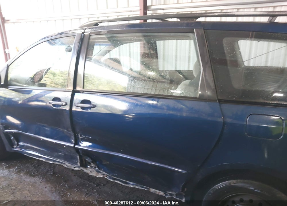 2005 TOYOTA SIENNA VIN: 5TDZA23C05S260327