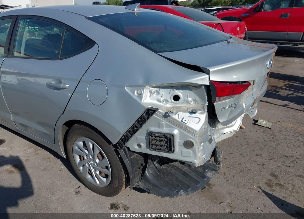 2018 HYUNDAI ELANTRA SE VIN: 5NPD74LF7JH395173